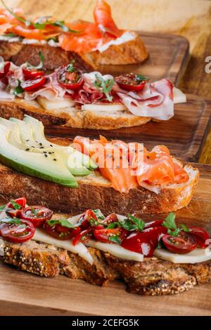 Assortiment de sandwichs nutritifs et sucrés Banque D'Images
