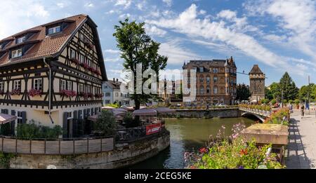 Esslingen, BW / Allemagne - 22 juillet 2020 : vue sur le centre historique de la vieille ville d'Esslingen sur le Neckar Banque D'Images