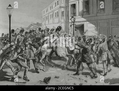 Irlande, Limerick. Agitation agricole. Émeutes dans les rues. Une section de cavalerie des Royal Scots Grays inculquant des manifestants de la Land League, qui lapidaient la police le 17 octobre 1881. Gravure. La Ilustracion Española y Americana, 1881. Banque D'Images