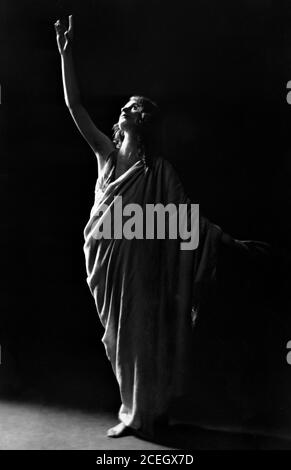 Isadora Duncan. Portrait de la danseuse américaine Angela Isadora Duncan (1877/8-1927) par Arnold Genthe Banque D'Images