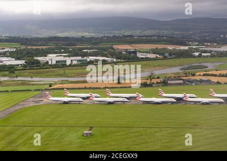 Vue aérienne des avions terrestres de British Airways A321 à l'aéroport de Glasgow pendant la pandémie de coronavirus 2020, Glasgow, Écosse, Royaume-Uni Banque D'Images