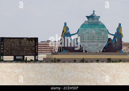 Égypte, Canal de Suez, Ismailia. Monument du canal de Suez le long de la rive du canal. Banque D'Images