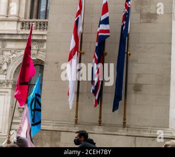 Londres, Royaume-Uni. 1er septembre 2020. XR des groupes de différentes régions ont rejoint le groupe principal sur la place du Parlement, ce groupe de musiciens est arrivé via Whitehall Credit: Ian Davidson/Alay Live News Banque D'Images