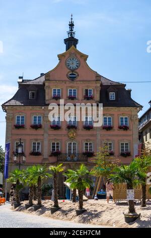 Schwaebisch Gmuend, BW / Allemagne - 23 juillet 2020 : l'hôtel de ville sur la place du marché à Schwaebisch Gmuend Banque D'Images