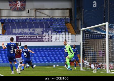 Sébastien Haller de West Ham United marque le but d'ouverture - Ipswich Town / West Ham United, Pre-Season friendly, Portman Road, Ipswich, UK - 25 août 2020 usage éditorial uniquement Banque D'Images