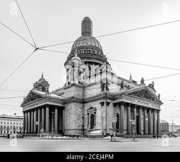 Une photo en noir et blanc de la Cathédrale Saint Isaac. Banque D'Images