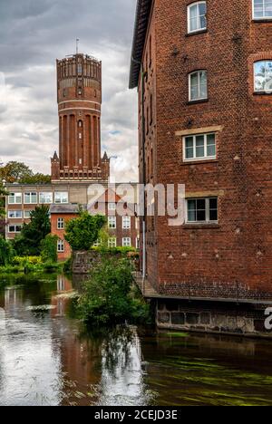 La Tour de l'eau, rivière Ilmenau, Ratsmühle, Lüneburg, Basse-Saxe, Allemagne, Banque D'Images