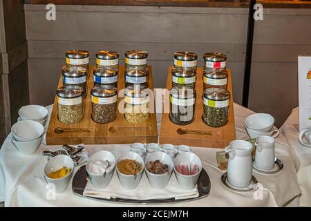 Buffet petit-déjeuner de l'hôtel Lenkerhof, Lenk, Suisse Banque D'Images