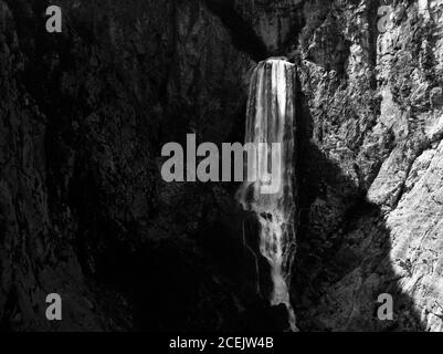 Cascade Boka Dans Le Parc National De Triglav, Slovénie, Bovec, Europe Banque D'Images