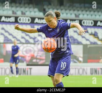 Anderlecht, Belgique. 29 août 2020. Stefania Vatafu (10), milieu de terrain d'Anderlecht, photographiée lors d'un match de football féminin entre RSC Anderlecht Dames et Standard Femina de Liège le premier jour de match de la saison 2020 - 2021 de la SuperLeague belge de Scooore féminin, samedi 29 août 2020 à ANDERLECHT, Belgique . PHOTO SPORTPIX.BE | SPP | DIRK VUYLSTEKE Dirk Vuylsteke | Sportpix.be | S Credit: SPP Sport Press photo. /Alamy Live News Banque D'Images