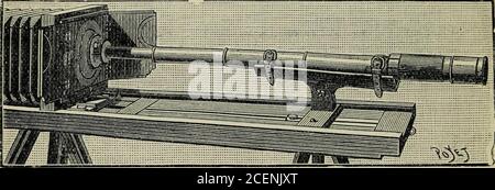 . Passe-temps photographiques : une série d'expériences intéressantes pour les amateurs pour obtenir des effets nouveaux et curieux à l'aide de l'appareil photo. 132 PASSE-TEMPS PHOTOGRAPHIQUES. Et la mise au point est gérée par le réglage de la distance entre l'oculaire et l'objectif du télescope (fig. 45).pour faciHtater la mise au point, le télescope doit être combiné avec un rack et une disposition de la pinionArrangement. Il ne semble pas absolument nécessaire d'employer un objectif photo-graphique avec l'appareil;. YiG. 45.—appareil photo combiné au télescope, SELON M. LACOMBE. Au moins, M. Lacombe affirme que les images ont été obtenues avec estime Banque D'Images