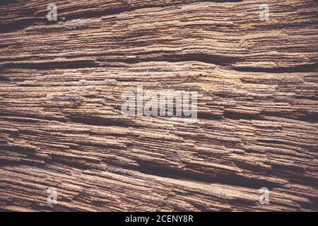 Bois pourri avec des lignes motif cassé, abîmé craquelé vignetage texture grunge pour le fond Banque D'Images