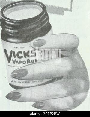 . Le journal de la maison des dames. **#* UNE façon spéciale d'utiliser les bons vieux Vicks VapoRub vous hwiv comment merveilleusement effectiveVicks VapoRub est quand vous frottez iton gorge, poitrine et dos au coucher. Maintenant . . hères une manière spéciale à useVapoRub thats particulièrement effectivepour la raspide, croupy toux de rhumes.its VapoRub Steam ... et il bringsalla soulagement instantané! VaporsBienne multi-médicaleDans de soulagement à chaque souffle! Ce magnifique VapoRub Steamporte le VapoRubs multi-médicationprofondément dans les tubes de bron-chial supérieurs congestionnés par le froid. Il apaise rapidement l'irritation . . desserre le phlegm . . toughs de relievesnight et toughs croppy de Banque D'Images