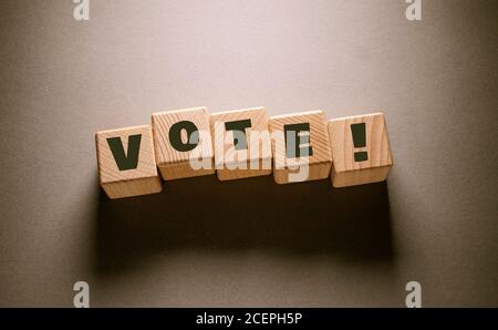 Vote Mot écrit sur des cubes en bois Banque D'Images