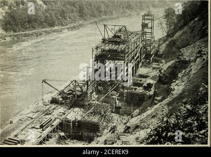 . Rapport annuel 1921. Queenston Power House: r-irst Roof Truss en place. 8 février 1921. Queenston Power House: Du Nord-Ouest. 20 mai 1921 1922 COMMISSION HYDRO-ÉLECTRIQUE 191 Banque D'Images