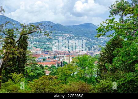 Intra, ville de Verbania, vue du parc national de Val Grande Banque D'Images