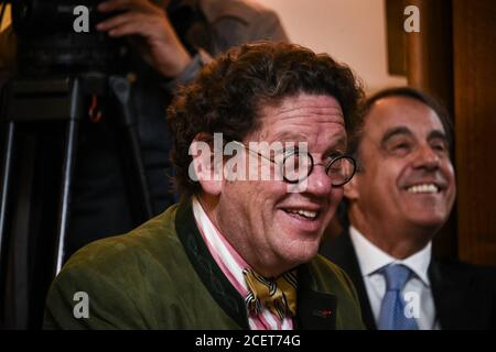 Photo Archive, Italie. 02 septembre 2020. Vialla Necchi Campiglio, présentation du Prix Campiello. Philippe Daverio (Luca Matarazzo/Fotogramma, MILAN - 2016-05-09) ps la photo peut être utilisée dans le contexte dans lequel elle a été prise, Et sans l'intention diffamatoire du décorum des personnes représentées (Luca Matarazzo/Fotogramma, Archives photos - 2020-09-02) p.s. la foto e' utilizzabile nel rispetto del contento in cui e' stata scattata, e senza intento diffamatorio del decoro delle persone rappresentate crédit: Agence photo indépendante/Live Banque D'Images