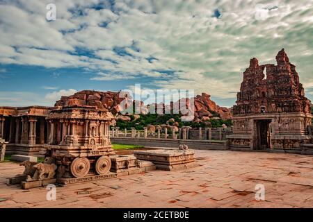 temple de vithala ruines de hampi art antique de pierre d'angle unique image est prise à hampi karnataka inde. La structure la plus impressionnante de Hampi, elle est Banque D'Images