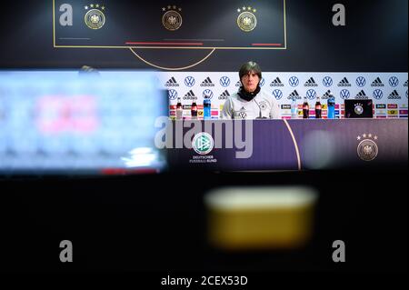 Stuttgart, Allemagne. 02 septembre 2020. Football: Équipe nationale, Allemagne, conférence de presse. L'entraîneur national Joachim Löw parle à la conférence de presse, qui a eu lieu numériquement. Il a répondu jeudi aux questions sur le match d'ouverture de la Ligue nationale contre l'Espagne. Credit: Markus Gilliar/GES-Sportfoto/Pool/dpa/Alay Live News Banque D'Images