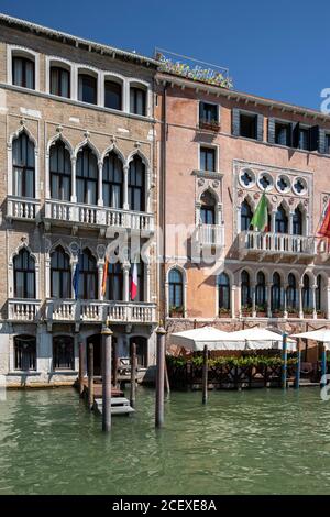 Veneig, Paläste am Canal Grande; Palazzo Giustinien Pesaro und CA’ Sagredo, auch Palazzo Morosini Sagredo Banque D'Images