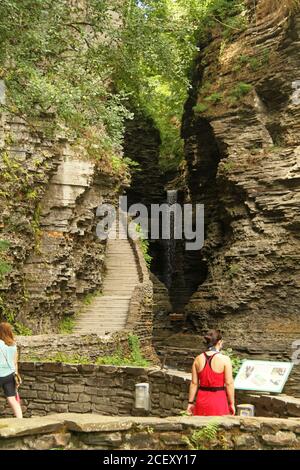 Personnes visitant le parc national de Watkins Glen à NY, États-Unis Banque D'Images