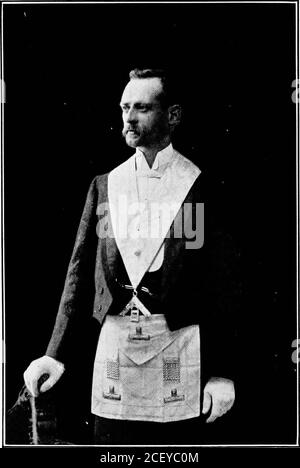 . Cérémonie à observer à la consécration de Fairfax Lodge, no.3255, sur le rouleau du Grand Lodge d'Angleterre, et l'installation du maître adorant désigné Thos. M. Woodhead ... le mercredi 16 octobre 1907, au Masonic Hall, Rawson Square, Bradford. OMT £i0^* OJ^ijb vSfo *ySfn ^jSXv ^)S^ VwCo vs ^js^ *y2[C va^ Ceci pour confirmer votre bien-être à vous tous, bonne santé ! —Henry V.. 7//^^ (7/- ^/V //V n’a jamais été Monarch mieux craint et lovedThan est votre Majesté: Theres pas, je crois, un sujet qui siège dans le chagrin de coeur et uneasinessDer la douce slide de votre gouvernement.—H Banque D'Images