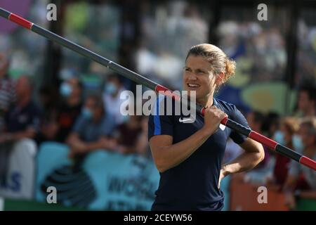 Lausanne, Suisse. 02 septembre 2020. LAUSANNE, SUISSE - SEP 02 : Marion LOTOUT de France pendant l'échauffement du Pole Vault Athletissima Lausanne City Event comptant pour la Diamond League 2020 à la place de l'Europe à Lausanne Credit: Mickael Chavet/Alay Live News Banque D'Images