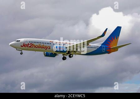 NEWCASTLE UPON TYNE, ANGLETERRE UN Boeing 737 Jet2 débarque à l'aéroport de Newcastle (Credit: Robert Smith | MI News) Banque D'Images