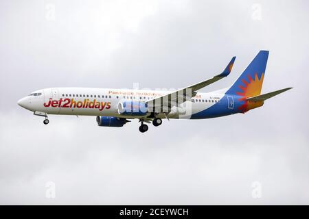 NEWCASTLE UPON TYNE, ANGLETERRE UN Boeing 737 Jet2 débarque à l'aéroport de Newcastle (Credit: Robert Smith | MI News) Banque D'Images