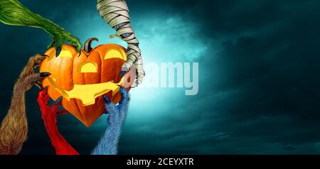 Halloween Spooky Halloween Monster mains tenant un coeur de citrouille comme un zombie un loup-garou une momie et un diable rouge creepy main saisissant un jack o lanterne. Banque D'Images