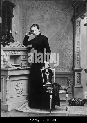 1880 CA, ALLEMAGNE : la femme allemande écrivain , poète et psychanalyste LOU ANDREAS Salomé ( 1861 - 1937 ), amie de Rainer Maria Rilke , Sigmund Freud et Nietzsche - SALOME - Salome' - POETA - POÉSIE - POESIA - poetessa - SCRITTORE - SCRITTRICE - LETTERATO - LITTÉRATURE - LETTERATURA - PSICALIZI - PSICOANALISI - PSICanalista - Nero - RITRATTO - HISTOIRE - GBO- noir - GBto- portrait Banque D'Images