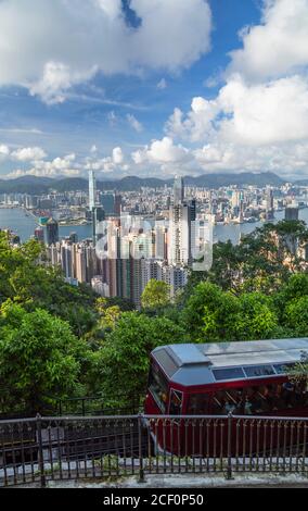 Peak Tram and Skyline, Hong Kong Banque D'Images