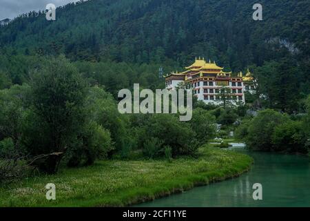 Temple de Chongqing, temple tibétain à Yading, Sichuan, Chine. Banque D'Images