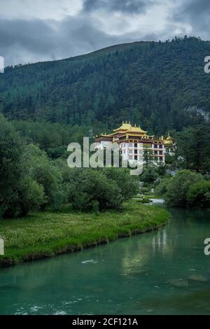 Temple de Chongqing, temple tibétain à Yading, Sichuan, Chine. Banque D'Images