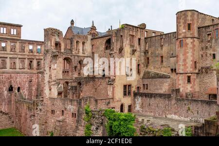 Les ruines du château de Heidelberg en Allemagne à l'heure de l'été Banque D'Images