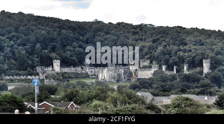 Le château de Gwrych étant préparé pour le tournage de crédit Ian fairbrother/Alamy stock photos Banque D'Images