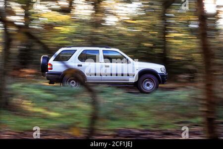 1999 Vauxhall Frontera LWB 4x4 à l'école de conduite hors route du Royaume-Uni. Banque D'Images