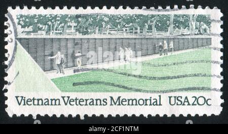 ÉTATS-UNIS - VERS 1984 : timbre imprimé par les États-Unis d'Amérique, montre Memorial Wall, vers 1984 Banque D'Images