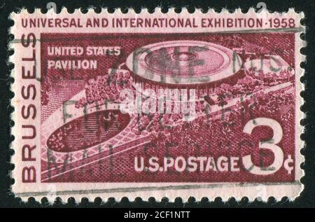 ÉTATS-UNIS - VERS 1958 : timbre imprimé par les États-Unis d'Amérique, montre le pavillon des États-Unis à Bruxelles, vers 1958 Banque D'Images