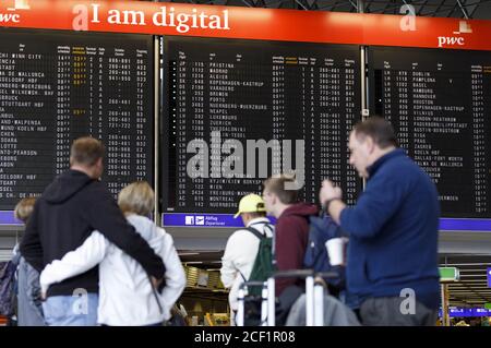 Francfort, Allemagne. 31 août 2020. Passagers aériens à l'aéroport de Francfort (image d'archive). Francfort, le 31 août 2020 | usage Worldwide Credit: dpa/Alay Live News Banque D'Images