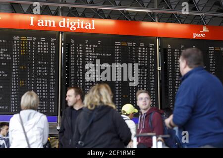 Francfort, Allemagne. 31 août 2020. Passagers aériens à l'aéroport de Francfort (image d'archive). Francfort, le 31 août 2020 | usage Worldwide Credit: dpa/Alay Live News Banque D'Images