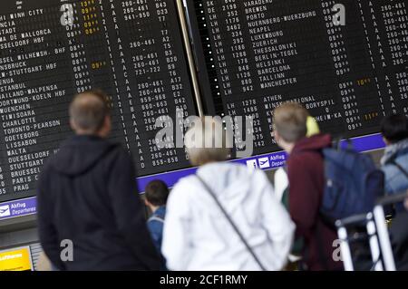 Francfort, Allemagne. 31 août 2020. Passagers aériens à l'aéroport de Francfort (image d'archive). Francfort, le 31 août 2020 | usage Worldwide Credit: dpa/Alay Live News Banque D'Images