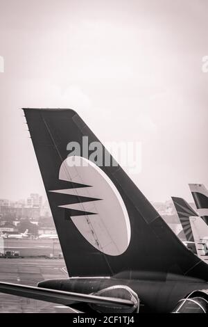 Un avion cargo se tenant sur l'aéroport international Chhatrapati Shivaji. Chhatrapati Shivaji Maharaj International Airport, anciennement connu sous le nom de Sahar in Banque D'Images