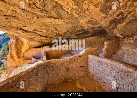 Intérieur de la grotte au monument national de Gila Cliff Dwellings, Nouveau-Mexique, États-Unis Banque D'Images