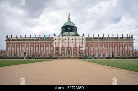 POTSDAM, ALLEMAGNE - 12 mai 2020 : le nouveau palais de Potsdam est un lieu accessible aux visiteurs. Banque D'Images