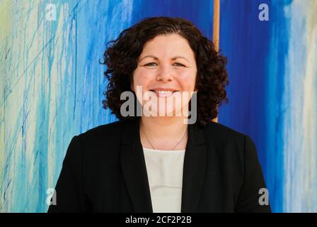 Potsdam, Allemagne. 03ème septembre 2020. Amira Mohamed Ali, chef du groupe parlementaire Die Linke, est sur le point de commencer la séance à huis clos à l'hôtel du congrès. Credit: Annette Riedl/dpa/Alay Live News Banque D'Images