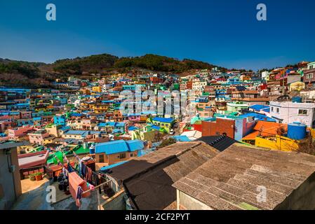 Village culturel de Gamcheon en journée dans la ville de Busan, en Corée du Sud. Banque D'Images