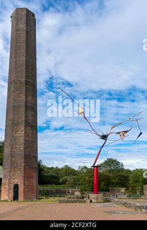 Sculpture sans titre du sculpteur néerlandais Auke de Vries, au Burrs Country Park, Bury, Greater Manchester, Angleterre, Royaume-Uni Banque D'Images