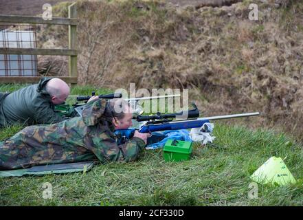 Castlemaine, Irlande - 28 mars 2015 : tir à la cible du fusil au stand de tir de Castlemaine, le tir à la cible a gagné en popularité en Irlande même avec certains Banque D'Images