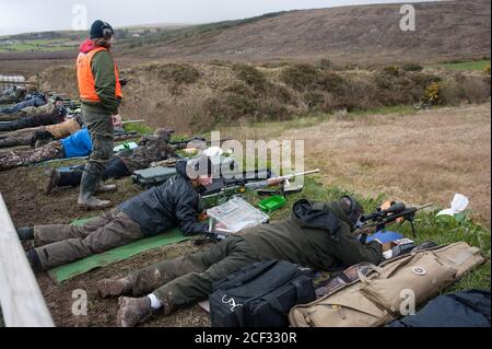 Castlemaine, Irlande - 28 mars 2015 : tir à la cible du fusil au stand de tir de Castlemaine, le tir à la cible a gagné en popularité en Irlande même avec certains Banque D'Images